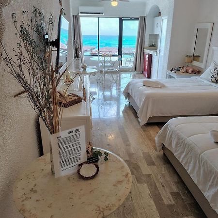 Beachfront Studio With Ocean View Канкун Екстериор снимка