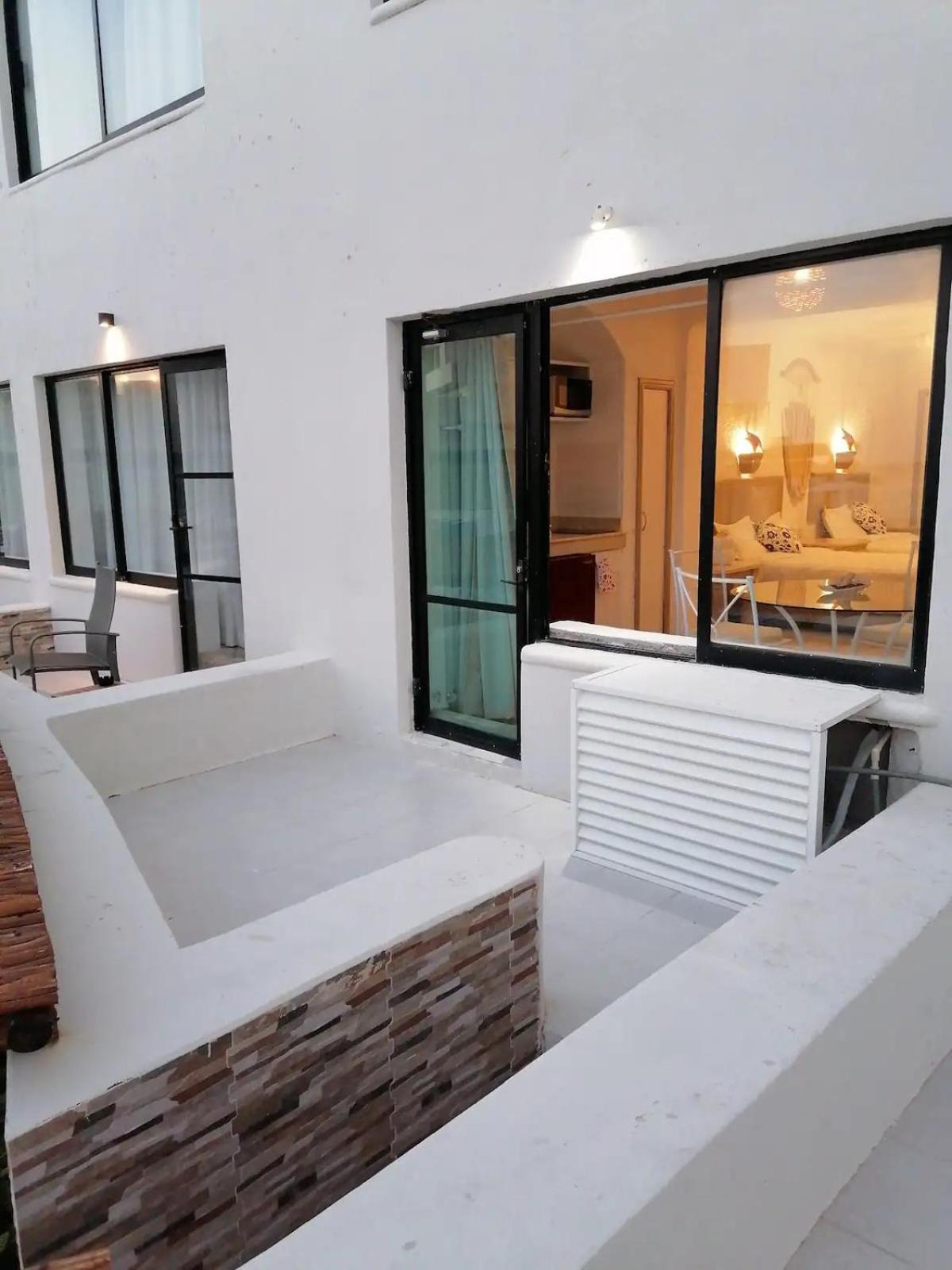 Beachfront Studio With Ocean View Канкун Екстериор снимка