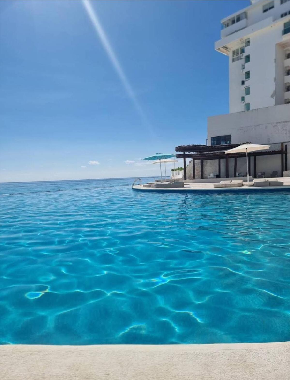 Beachfront Studio With Ocean View Канкун Екстериор снимка