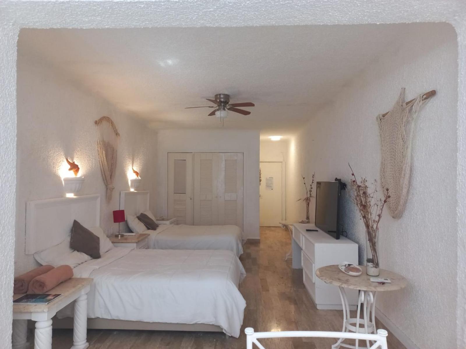 Beachfront Studio With Ocean View Канкун Екстериор снимка